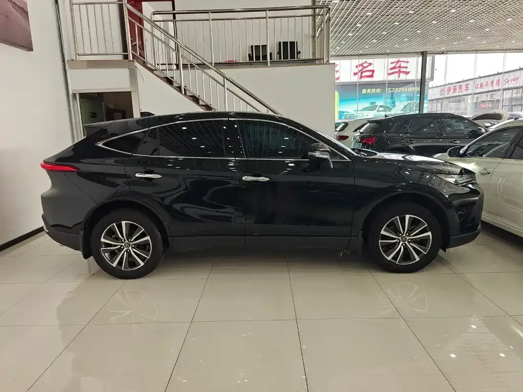 Toyota Harrier — фото 8