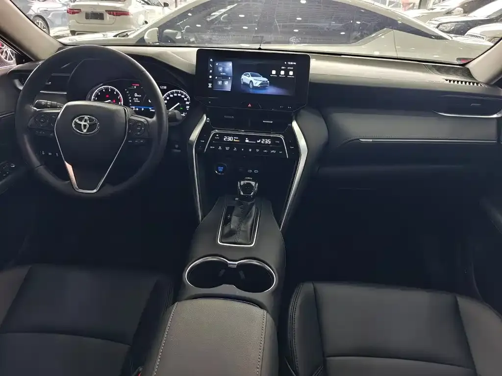Toyota Harrier — фото 9