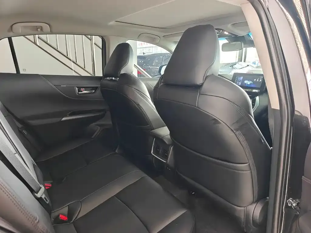 Toyota Harrier — фото 5