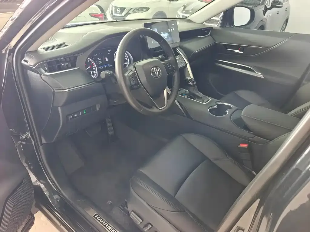 Toyota Harrier — фото 7