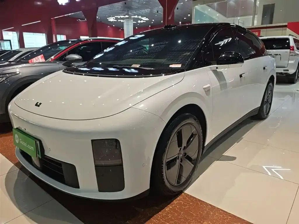 Li Auto i6 — фото 1