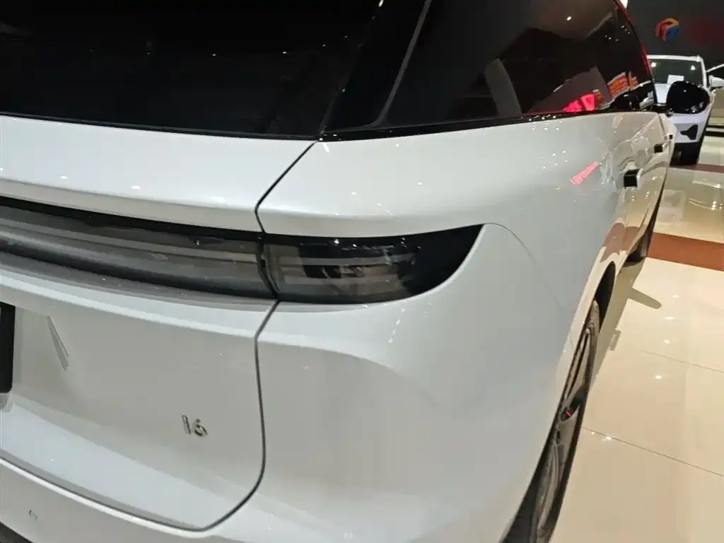 Li Auto i6 — фото 2