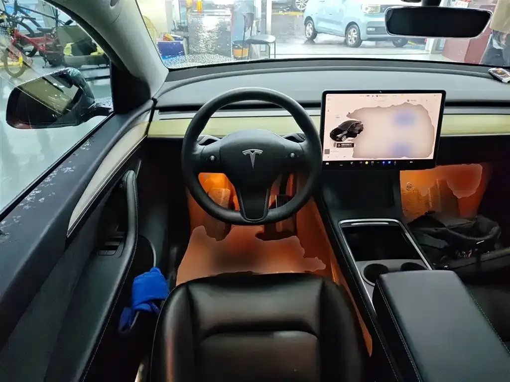 Tesla Model Y — фото 8