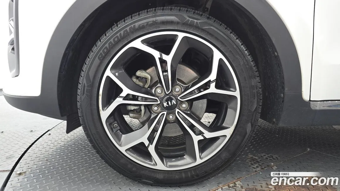 Kia Sportage — фото 10