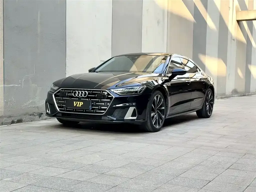 Audi A7L — фото 1