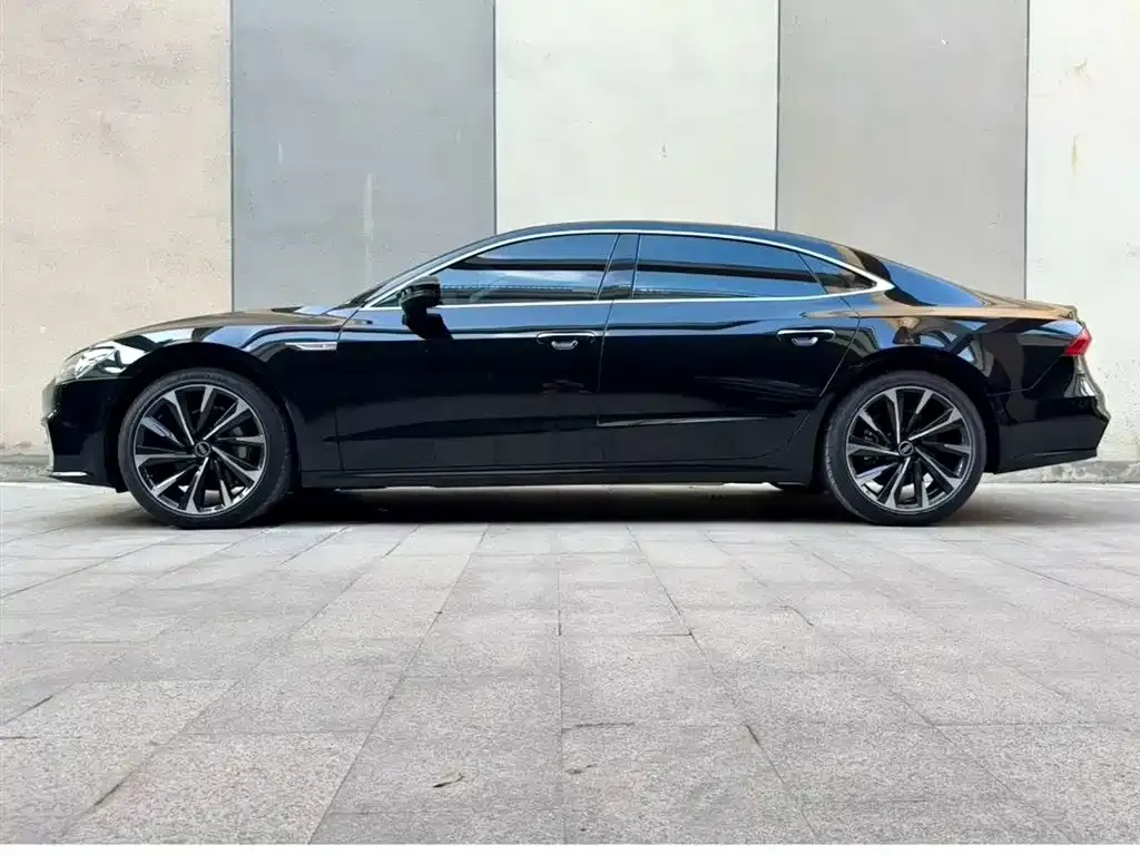 Audi A7L — фото 2