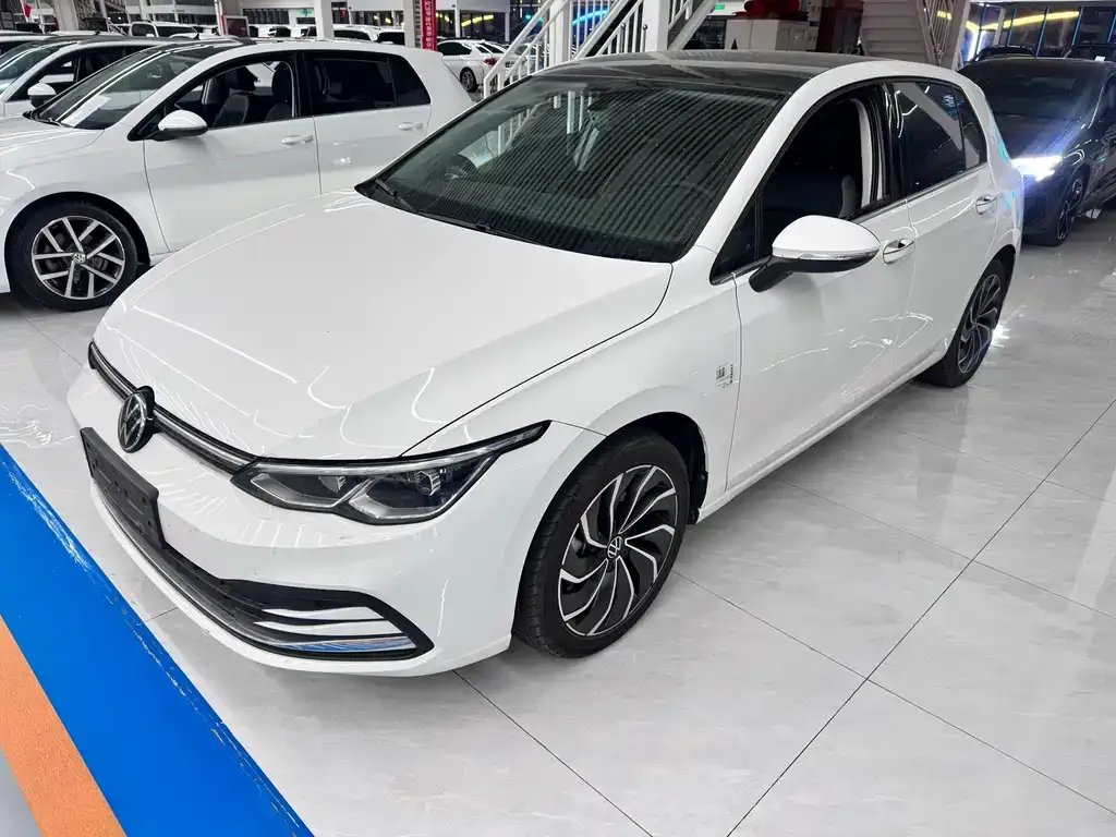 Volkswagen Golf 2022 из CN, фото 1