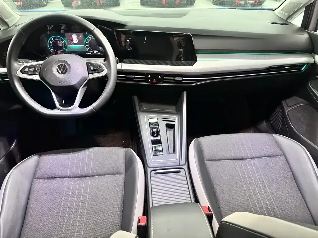 Volkswagen Golf 2022 из CN, фото 8