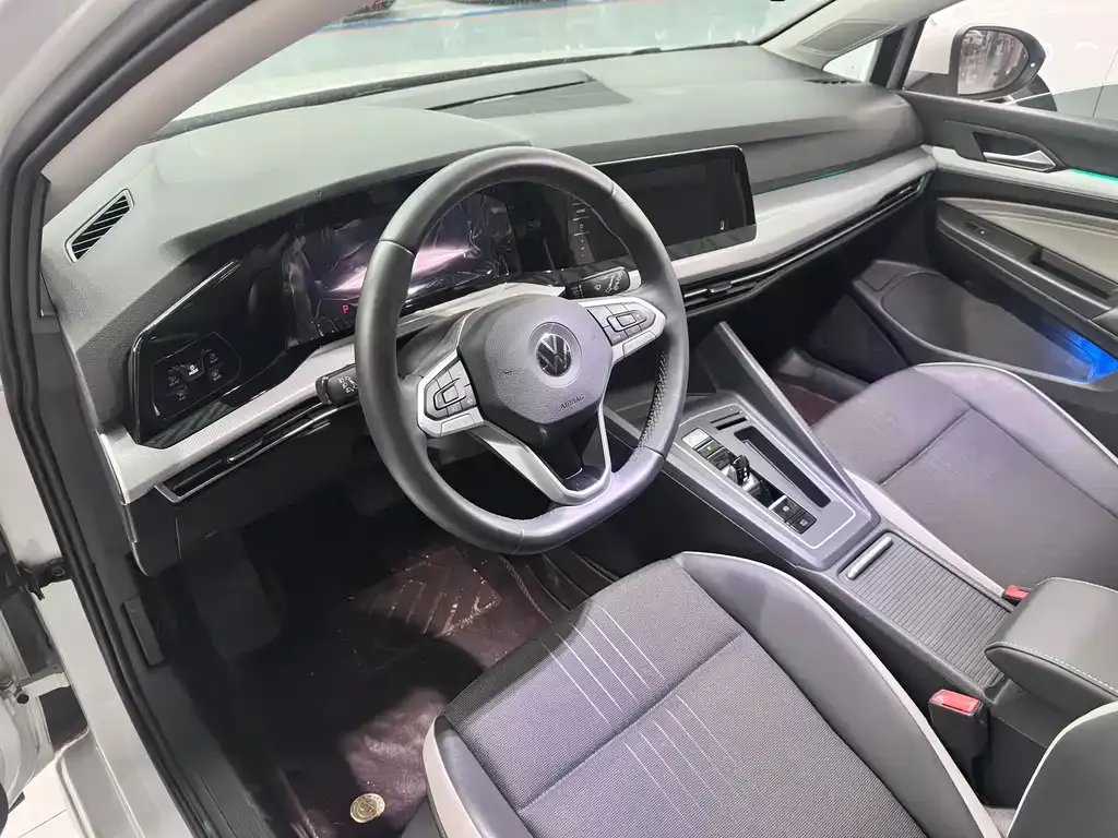 Volkswagen Golf 2022 из CN, фото 4