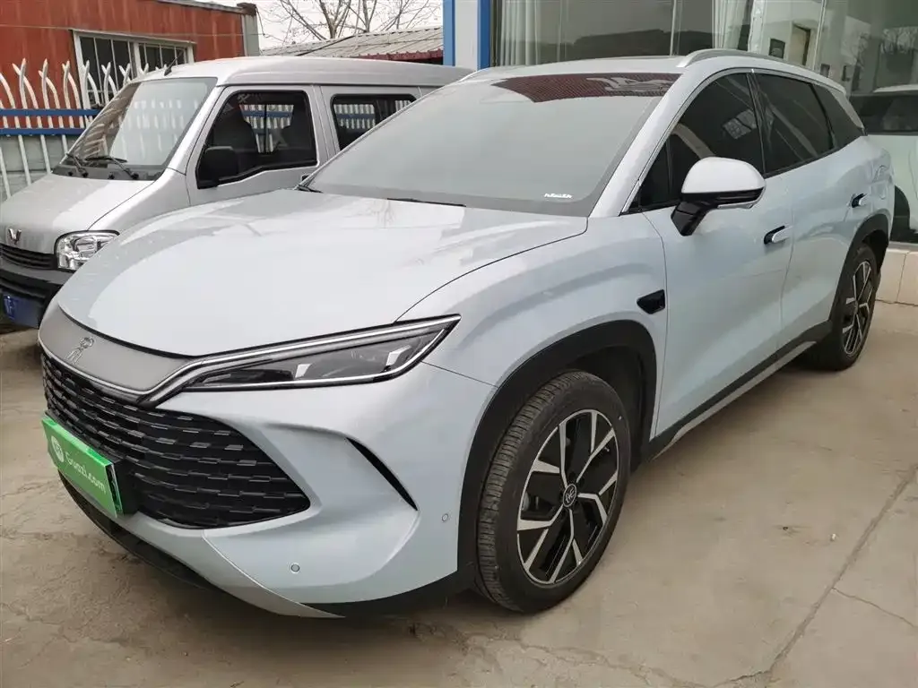 BYD L DM-i — фото 1