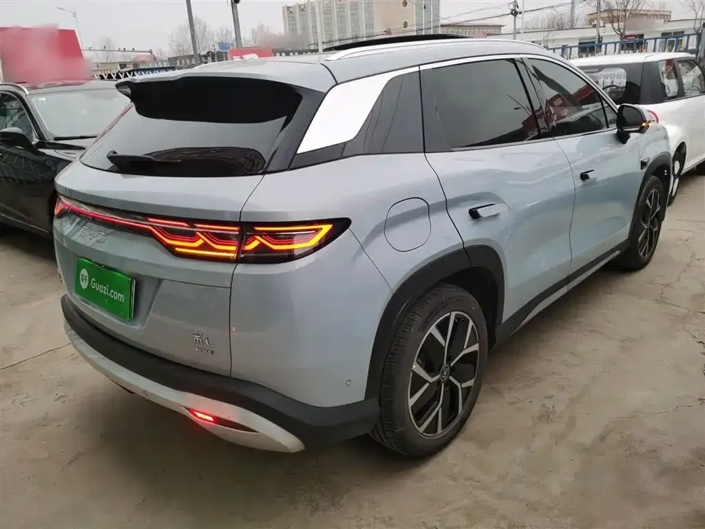 BYD L DM-i — фото 10