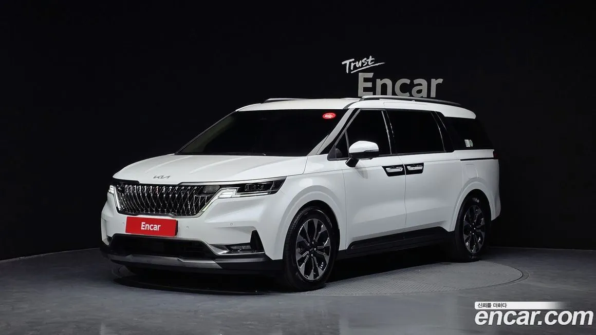 Kia Carnival — фото 1
