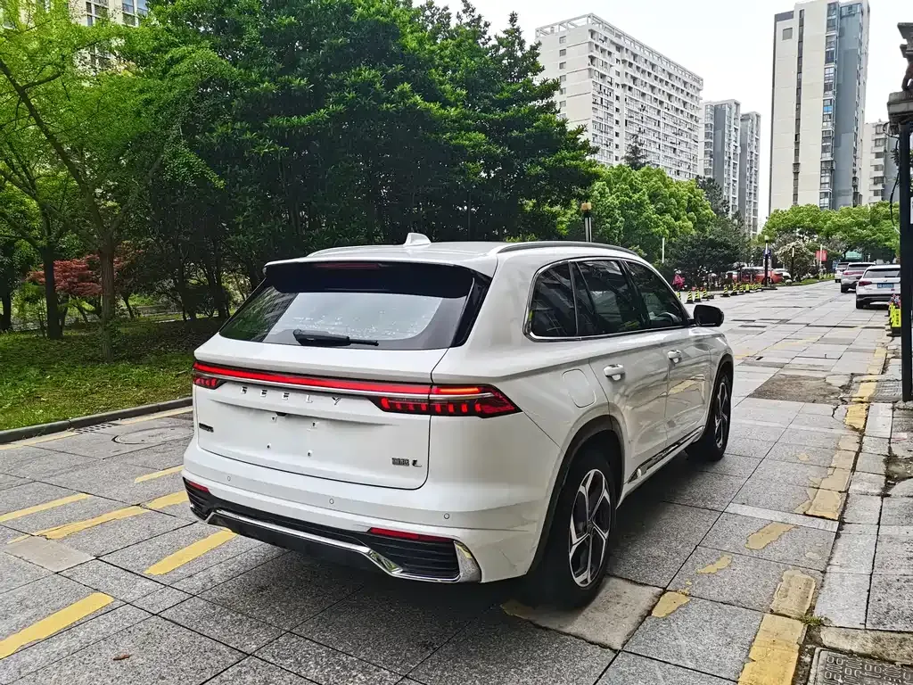 Geely Xingyue L — фото 9