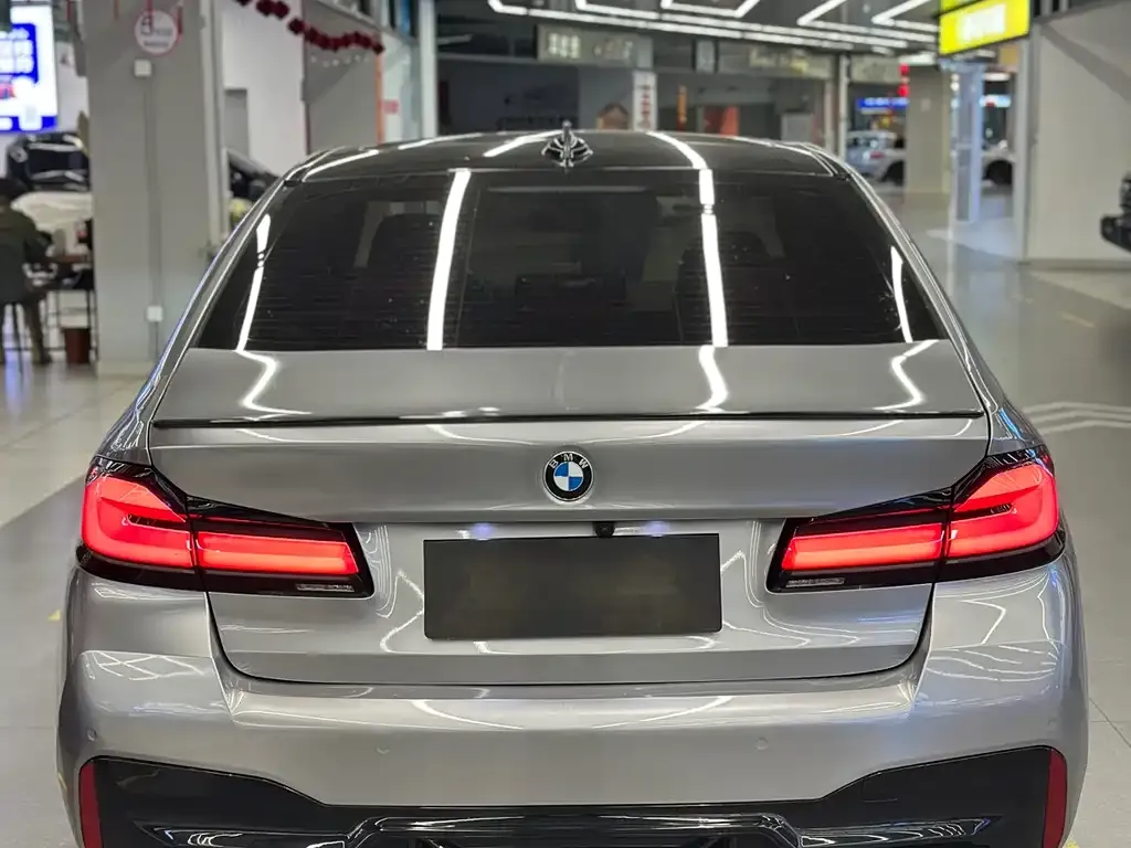 BMW 5 Series — фото 2