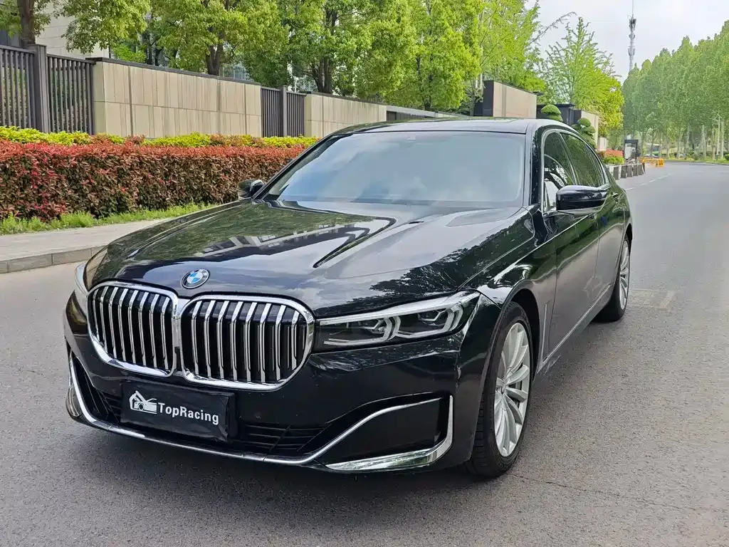 BMW 7 Series — фото 1