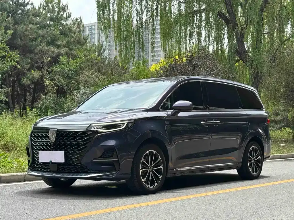 Roewe iMAX8 — фото 1