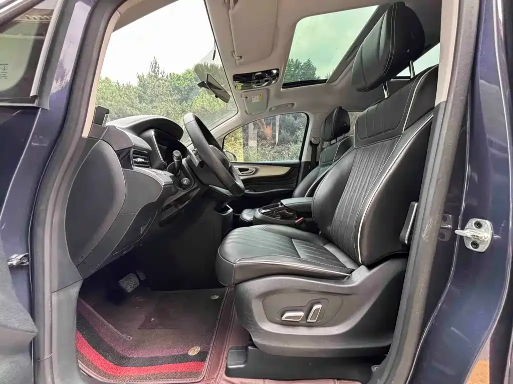 Roewe iMAX8 — фото 2