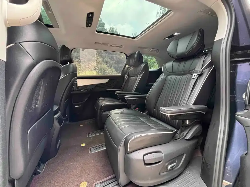 Roewe iMAX8 — фото 8