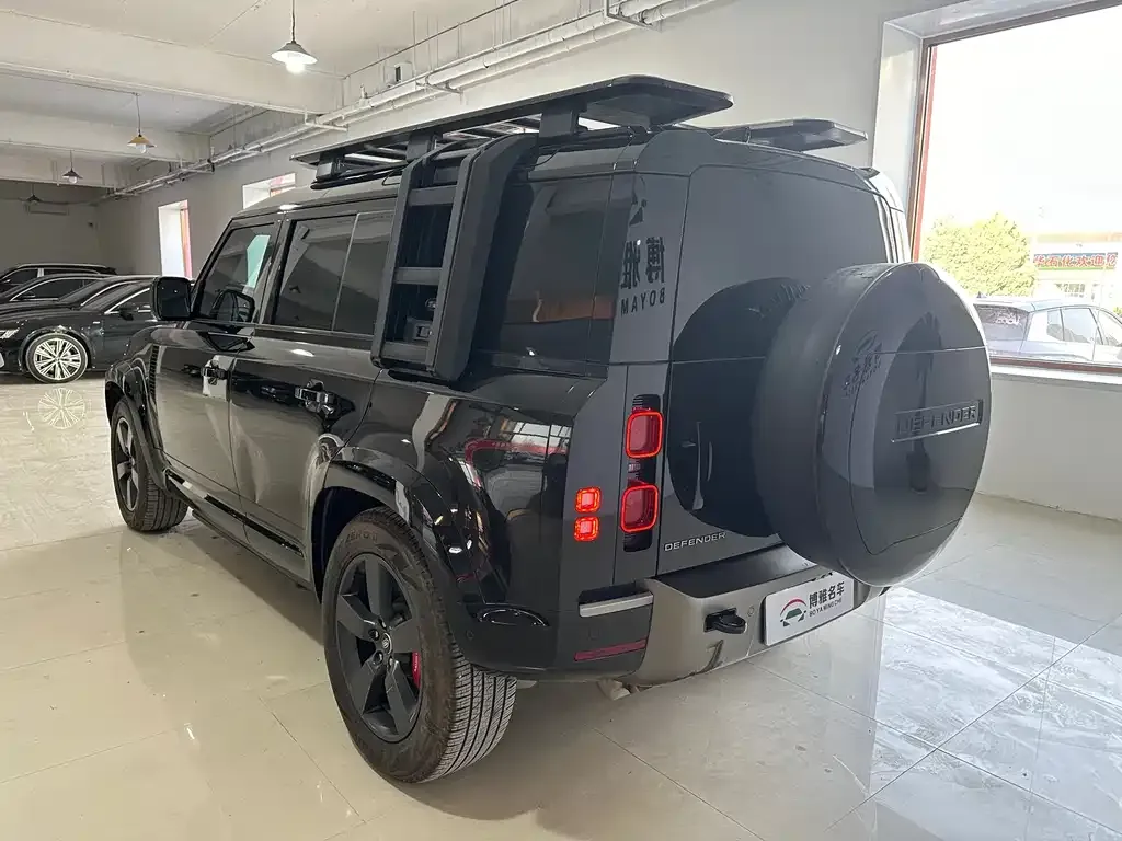 Land Rover Defender — фото 10