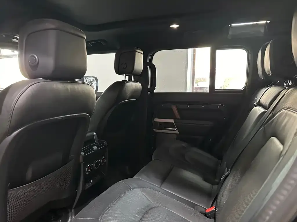 Land Rover Defender — фото 7