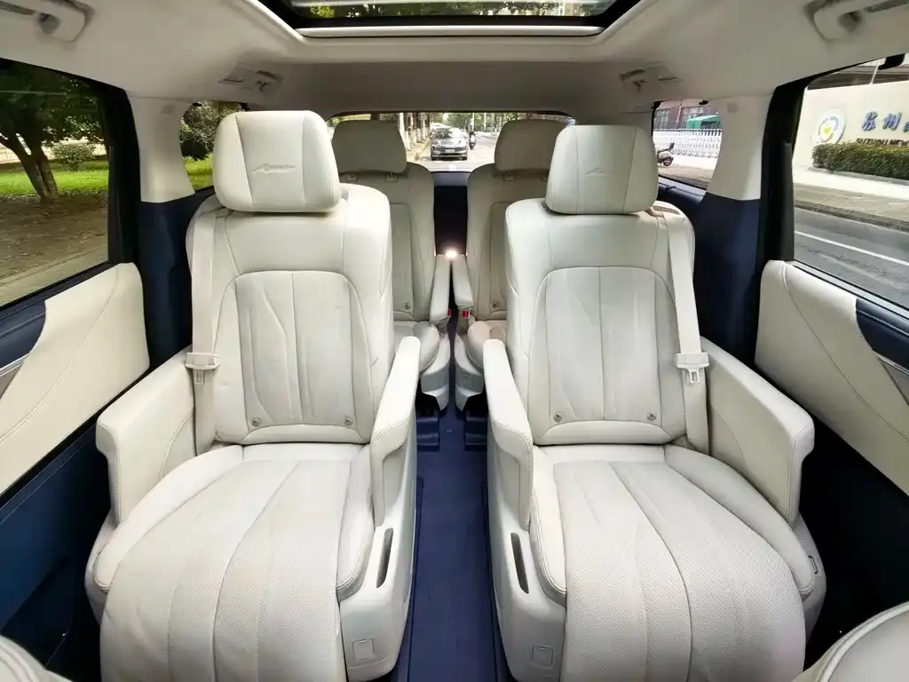Buick GL8 Hybrid 2025 из CN, фото 3