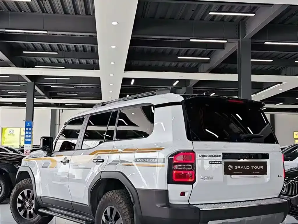 Toyota Prado — фото 3