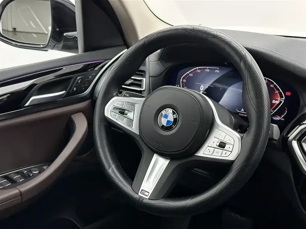 BMW X3 — фото 10