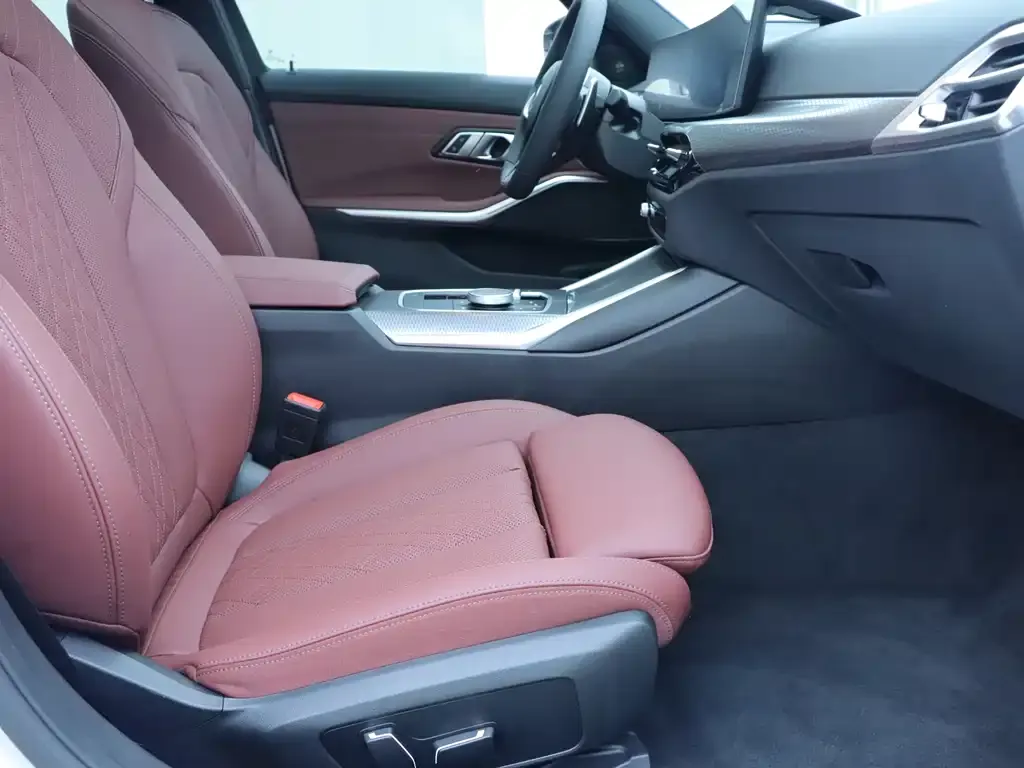 BMW 3 Series 2025 из CN, фото 6