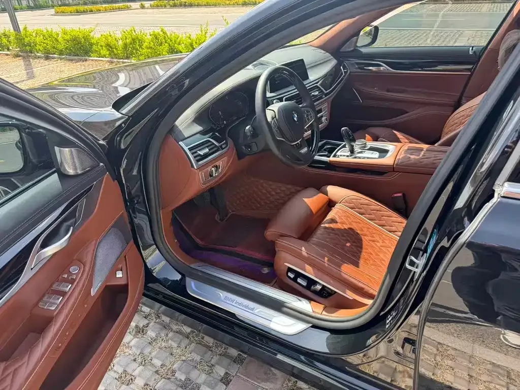 BMW 7 Series 2021 из CN, фото 6