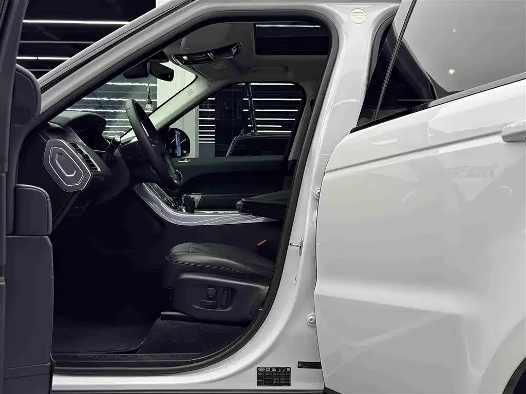 Land Rover Sport PHEV 2021 из CN, фото 9