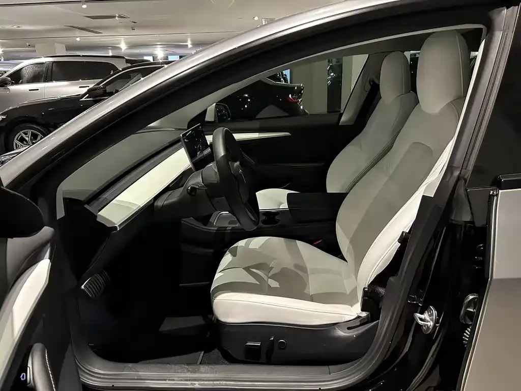 Tesla Model 3 — фото 8