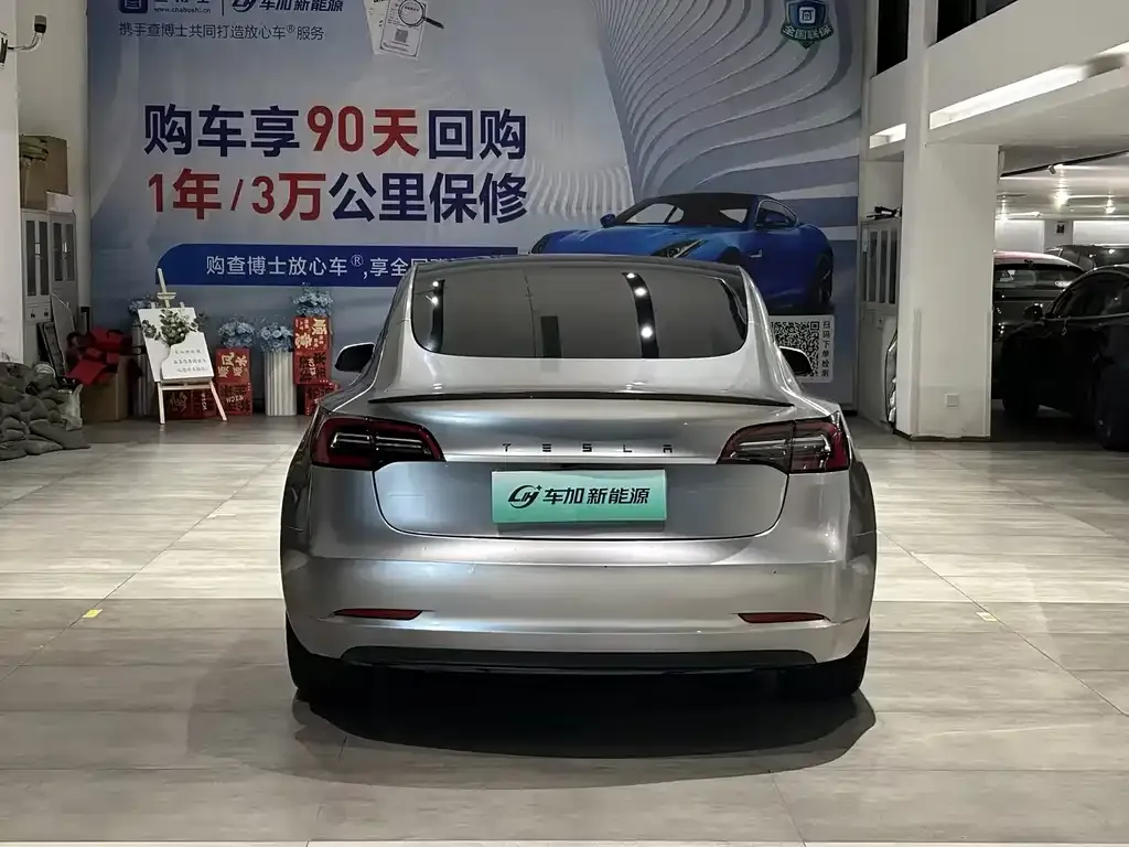 Tesla Model 3 — фото 2