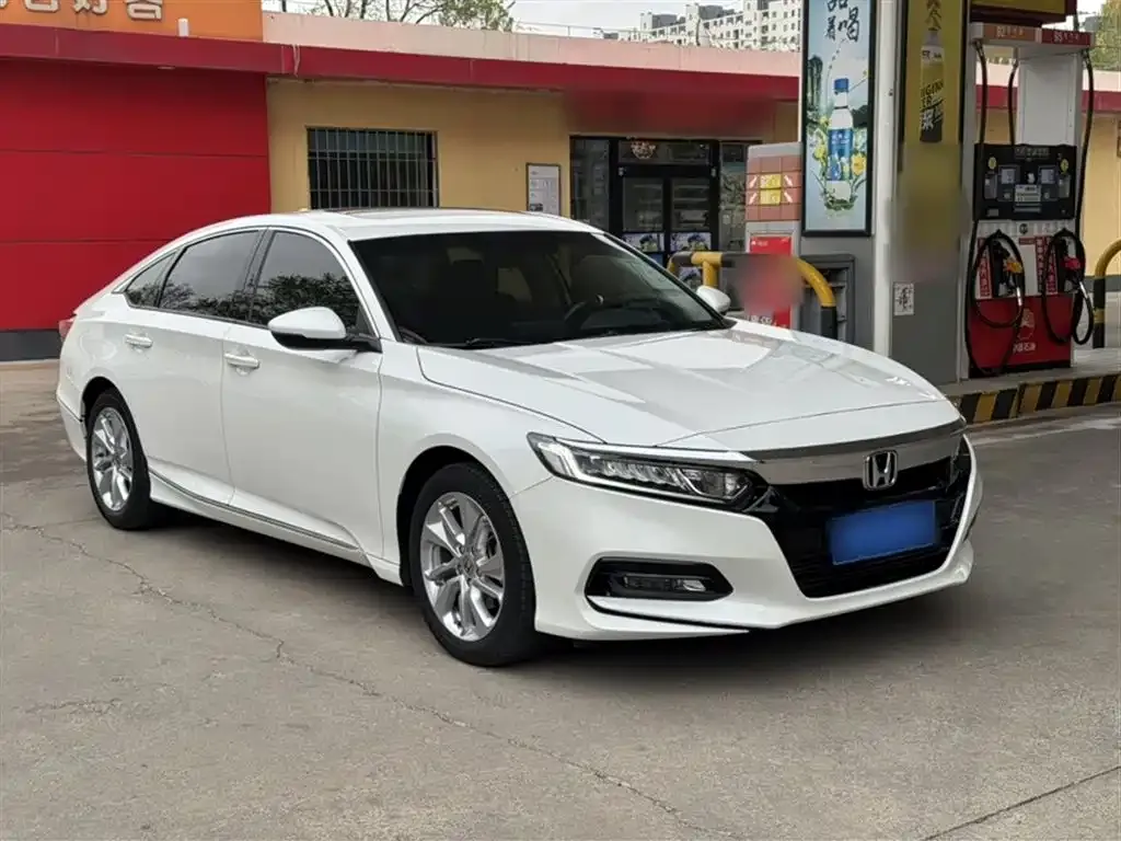 Honda Accord — фото 8