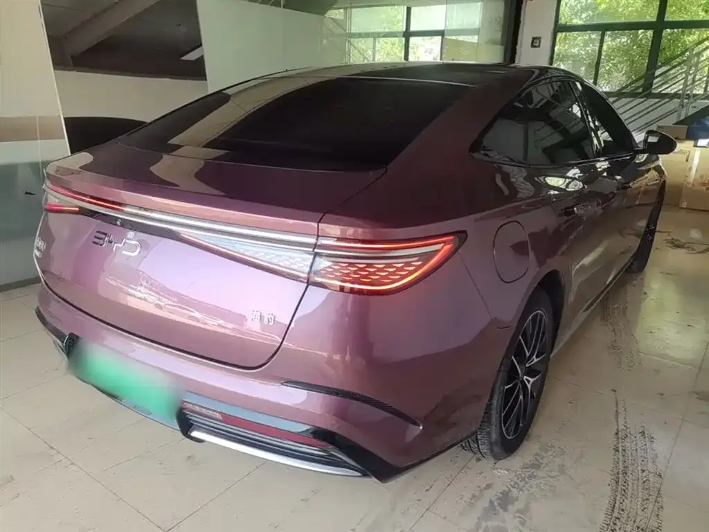 BYD Seal — фото 8