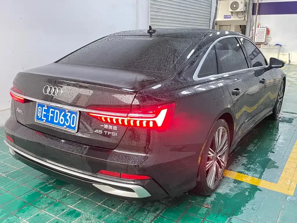 Audi A6L — фото 5