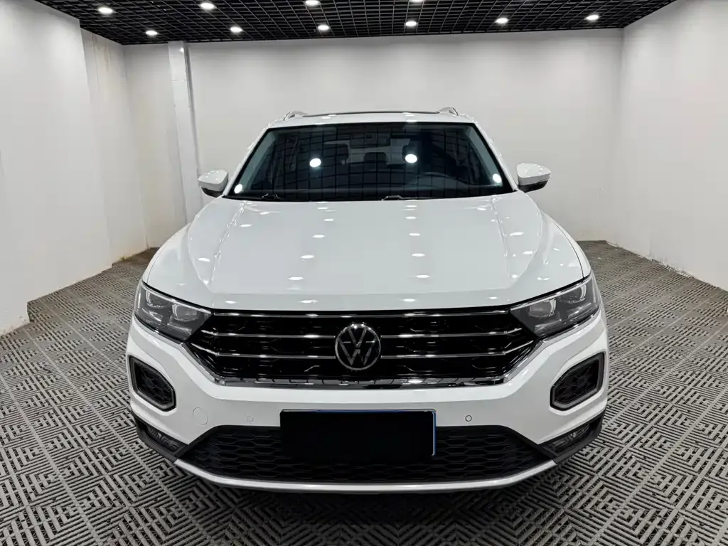 Volkswagen T-Roc — фото 9