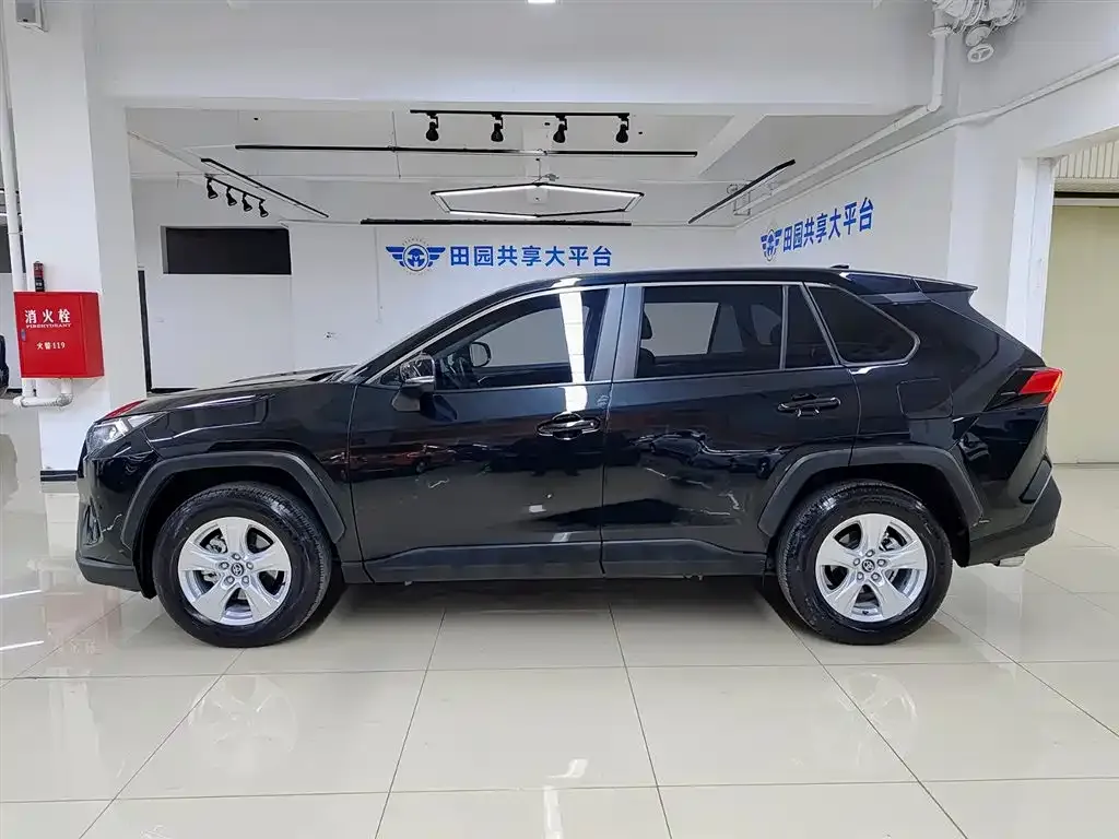 Toyota RAV4 2024 из CN, фото 7