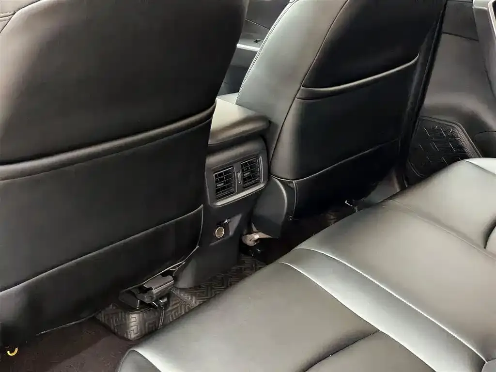 Toyota RAV4 2024 из CN, фото 4