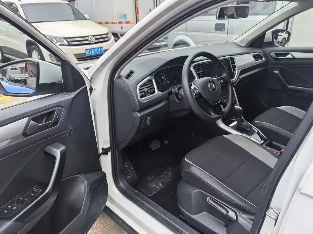 Volkswagen T-Roc 2021 из CN, фото 3