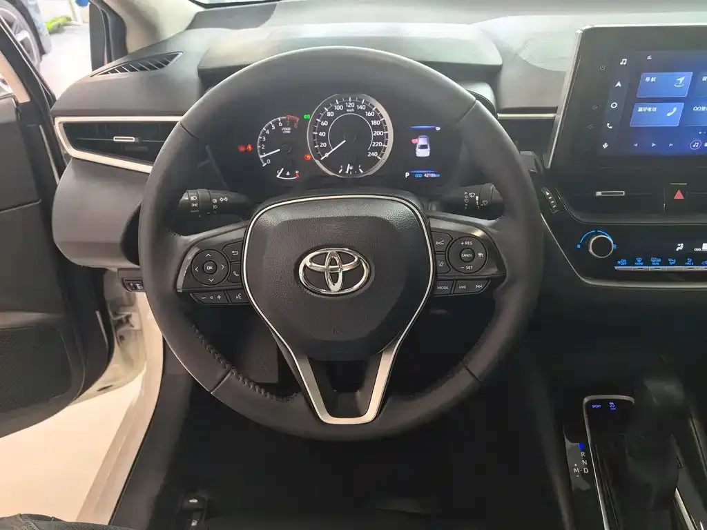 Toyota Corolla — фото 9
