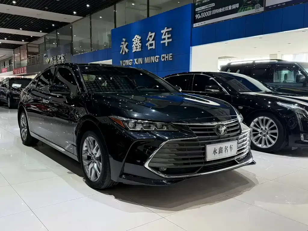 Toyota Avalon — фото 1