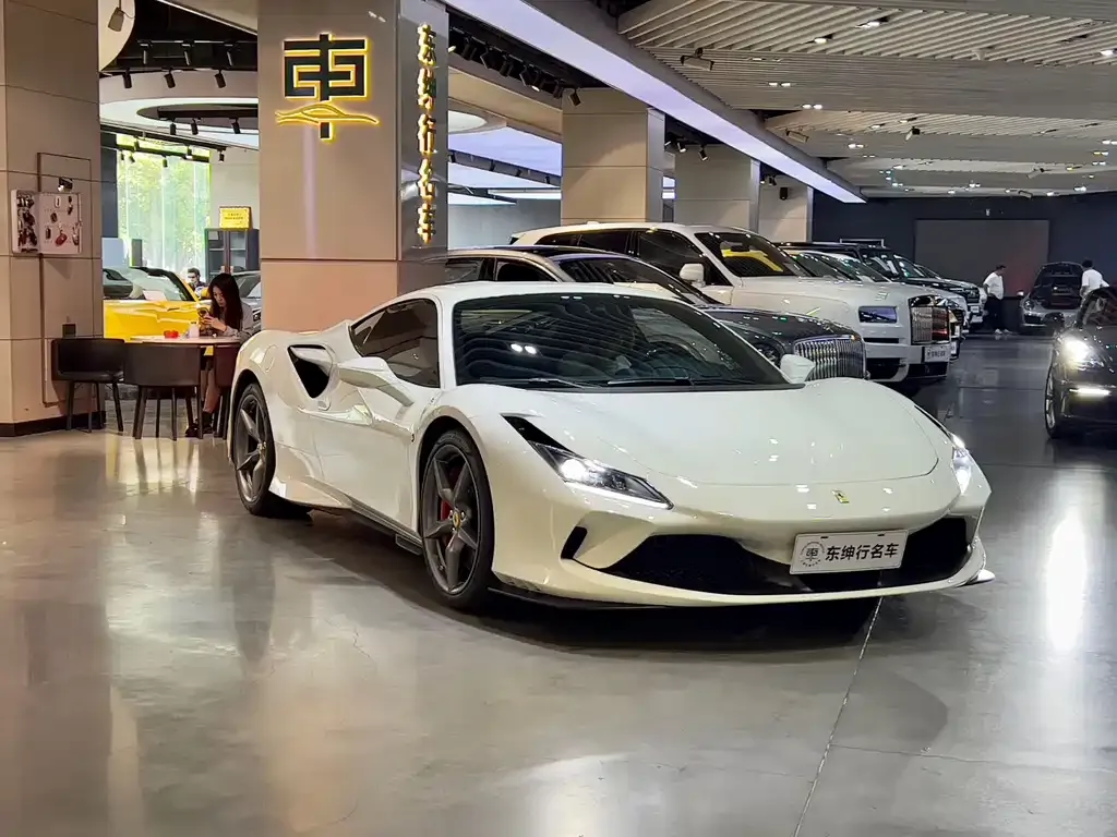 Ferrari F8 — фото 7