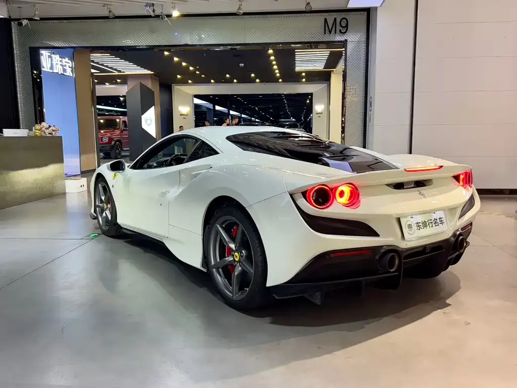Ferrari F8 — фото 4