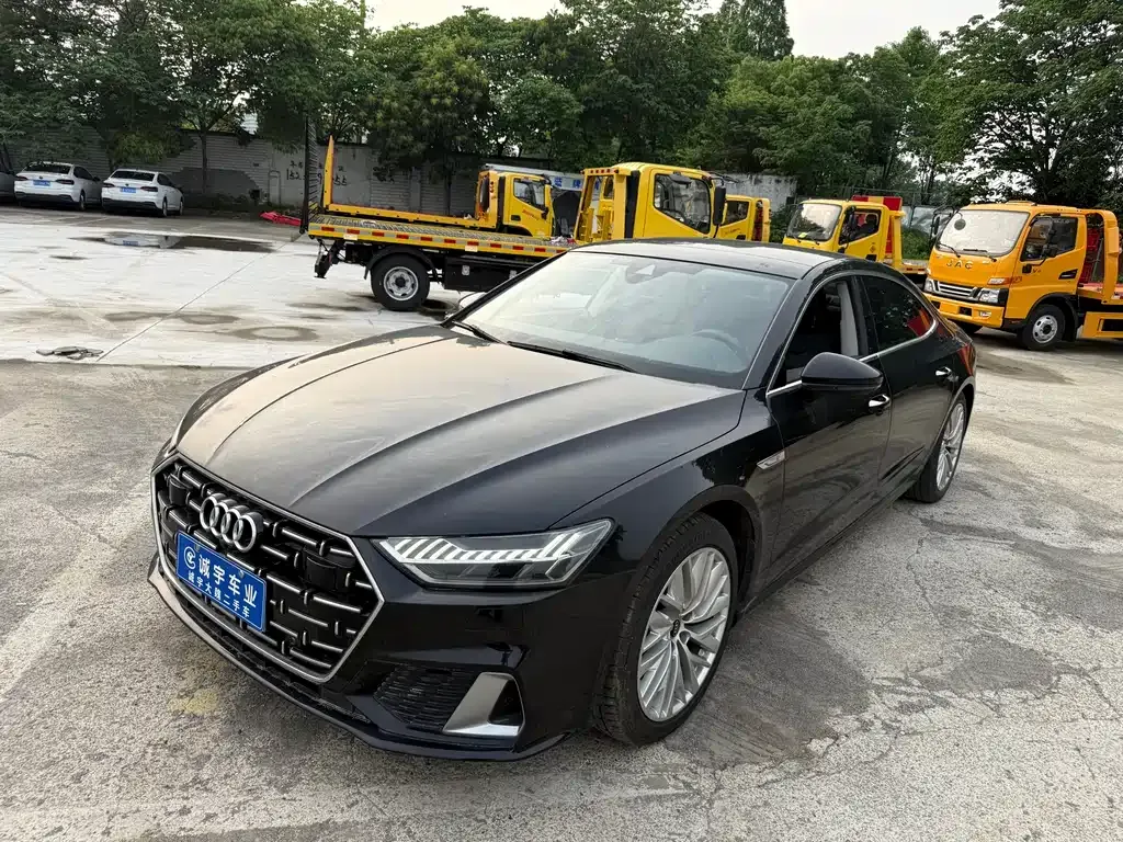 Audi A7L — фото 1