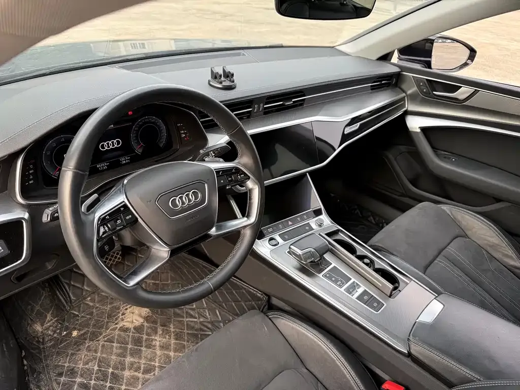 Audi A7L — фото 6