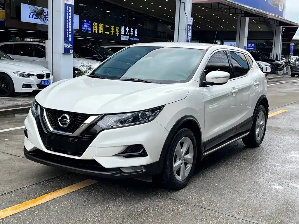 Nissan Qashqai — фото 1
