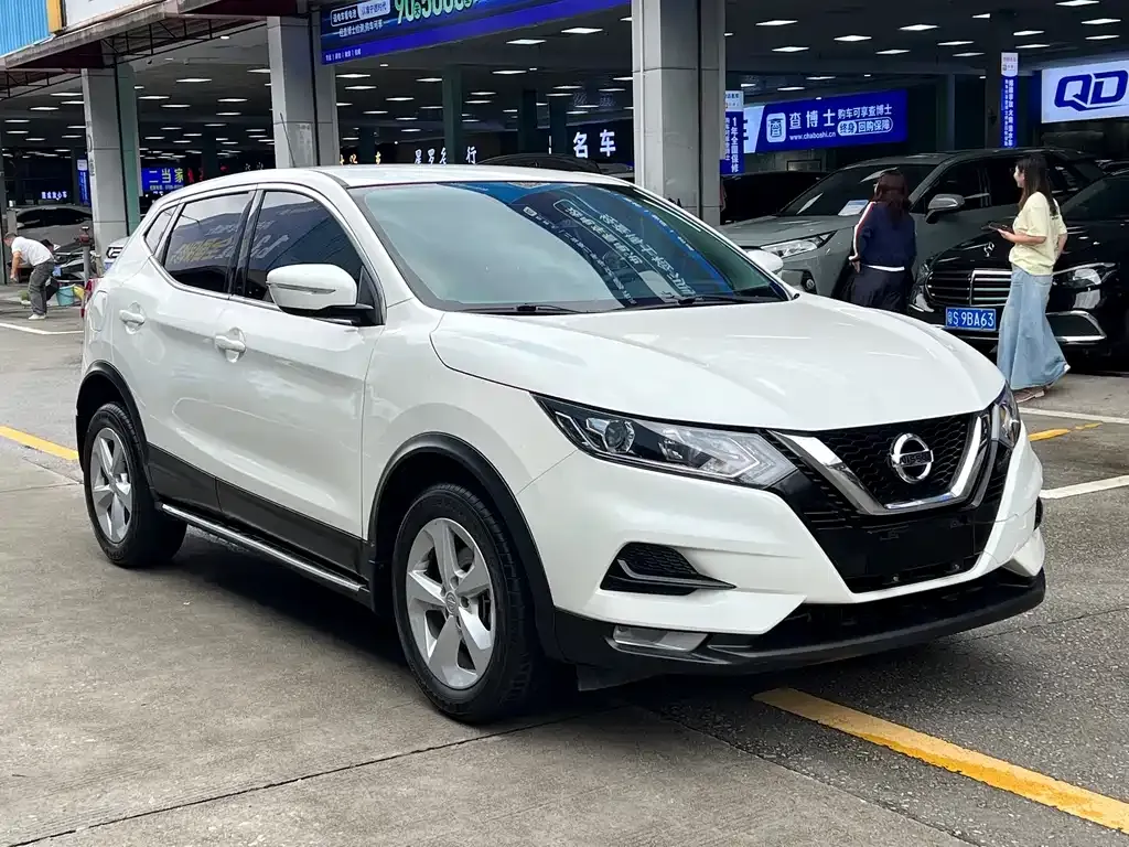 Nissan Qashqai — фото 5