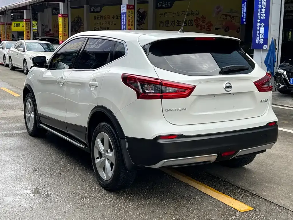 Nissan Qashqai — фото 10