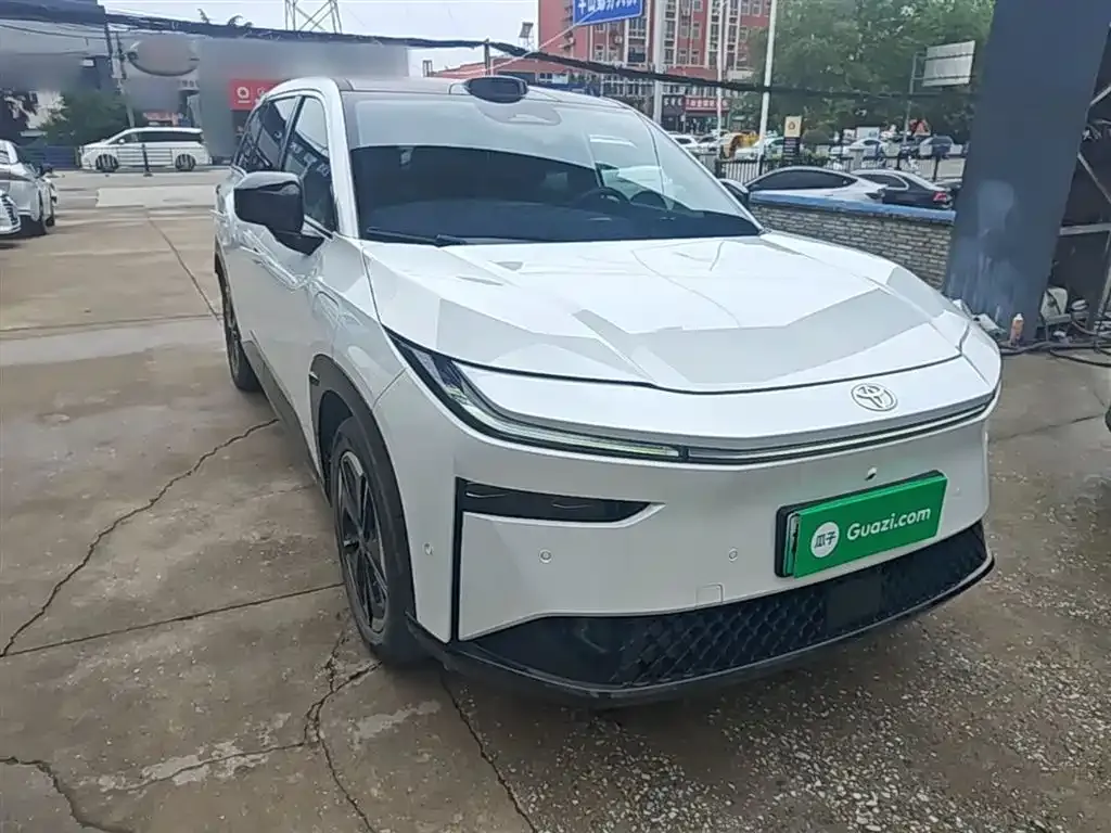 Toyota Platinum 3X 2025 из CN, фото 7