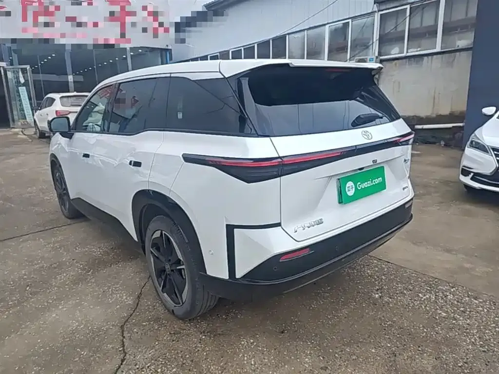 Toyota Platinum 3X 2025 из CN, фото 8